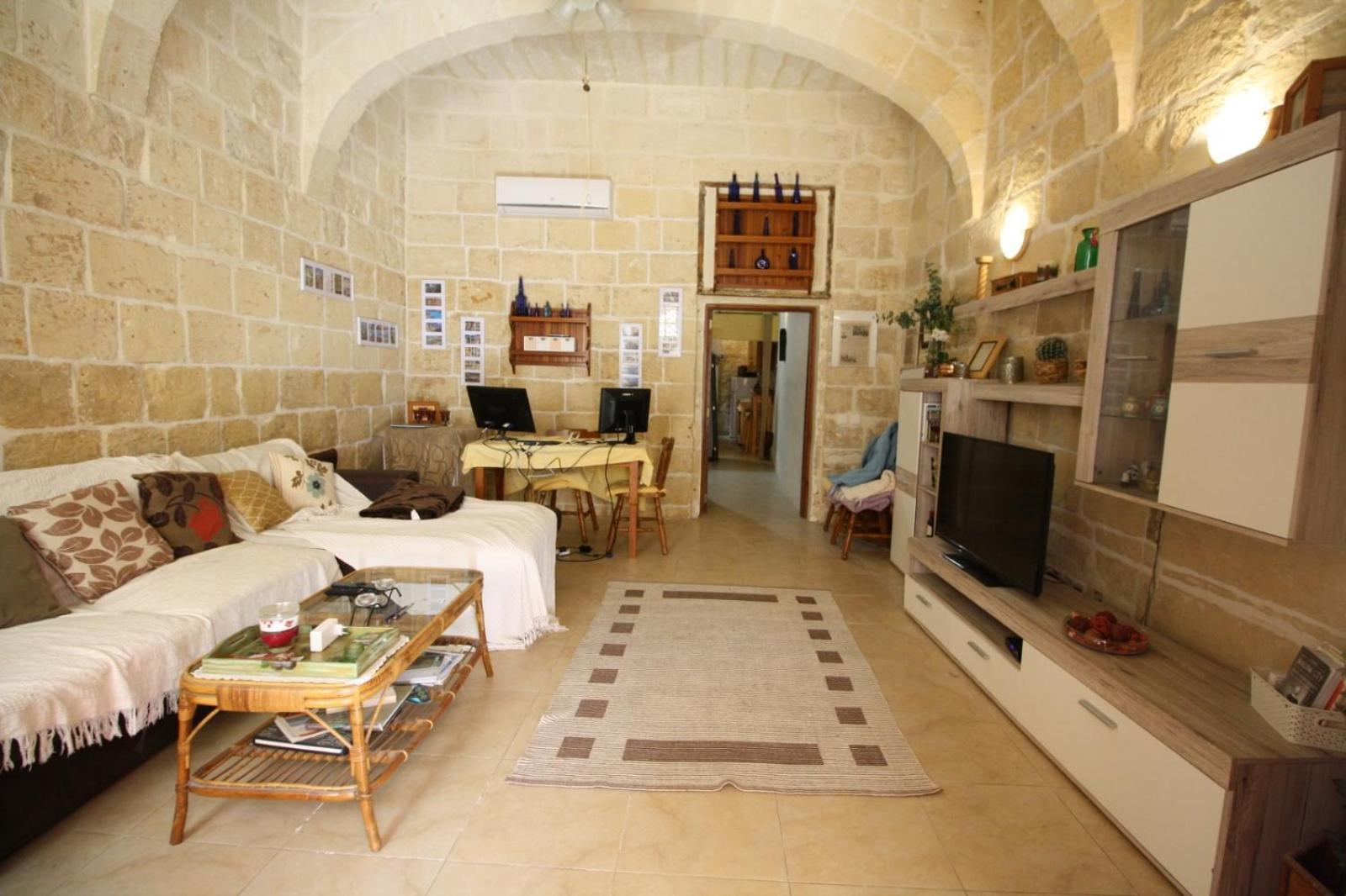 Old Refurbished Apartment In Bormla Cospicua Exterior foto