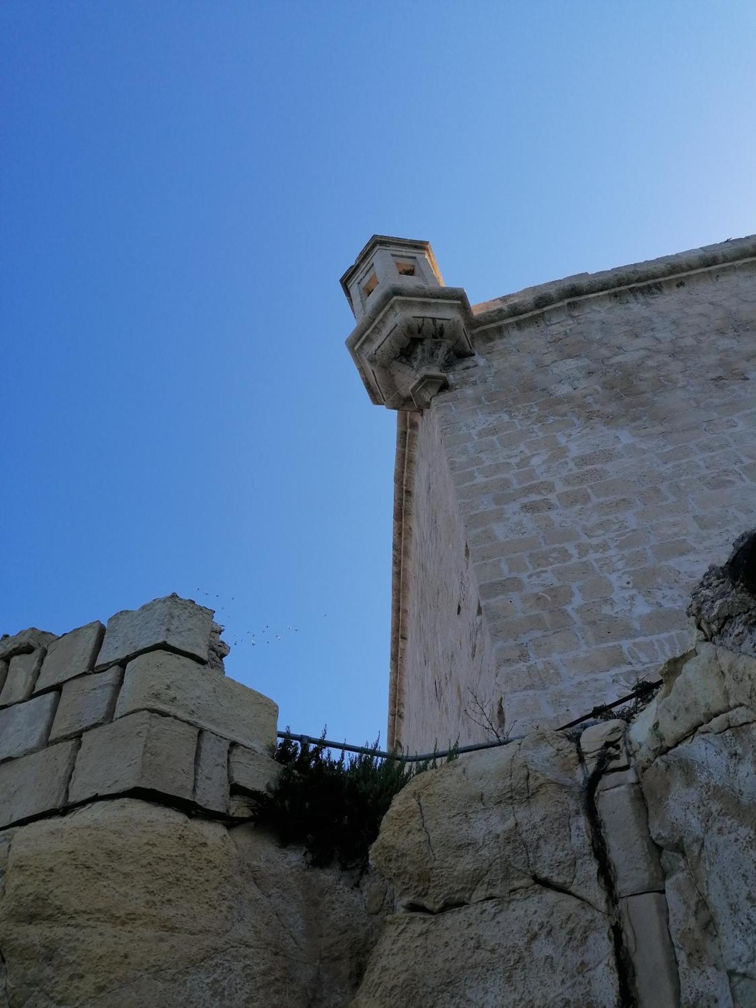 Old Refurbished Apartment In Bormla Cospicua Exterior foto